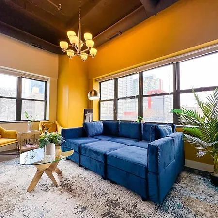 Mccormick Place 2Br Spacious Corner Unit With Optional Parking Sleeps 6 Guests Near Soldier Field And Grant Park
